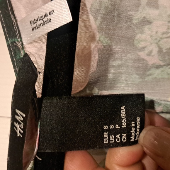 H&M Floral Kimono Sleeve Blouse - Pink, Green, Yellow With Style Belt Cover Up - Picture 2 of 4